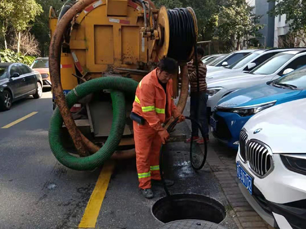 可克达拉排污管道清淤